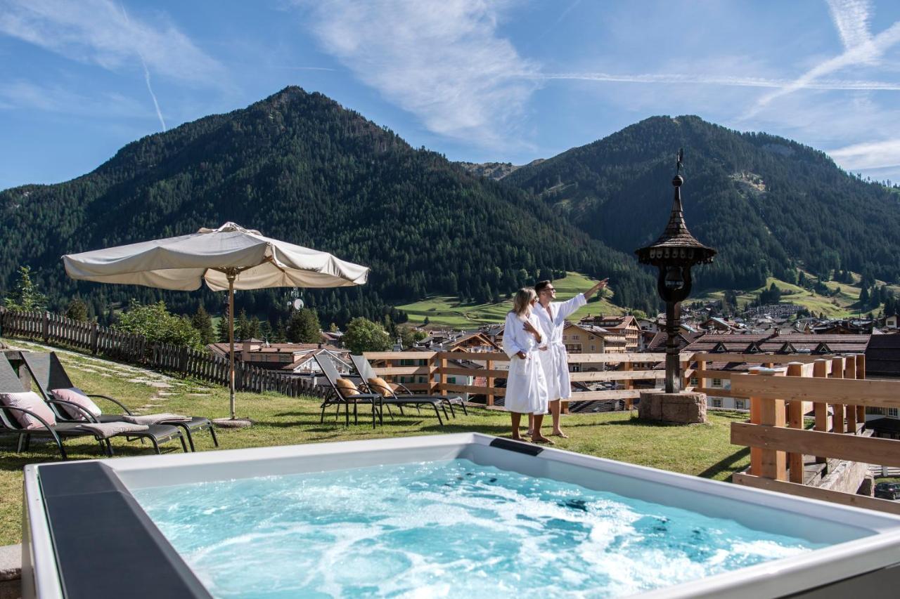 Hotel Ladinia Dolomites View Pozza di Fassa Buitenkant foto