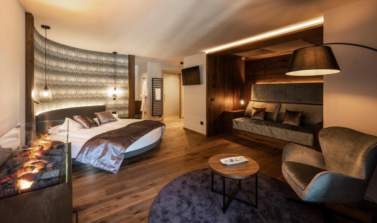 Hotel Ladinia Dolomites View Pozza di Fassa Buitenkant foto