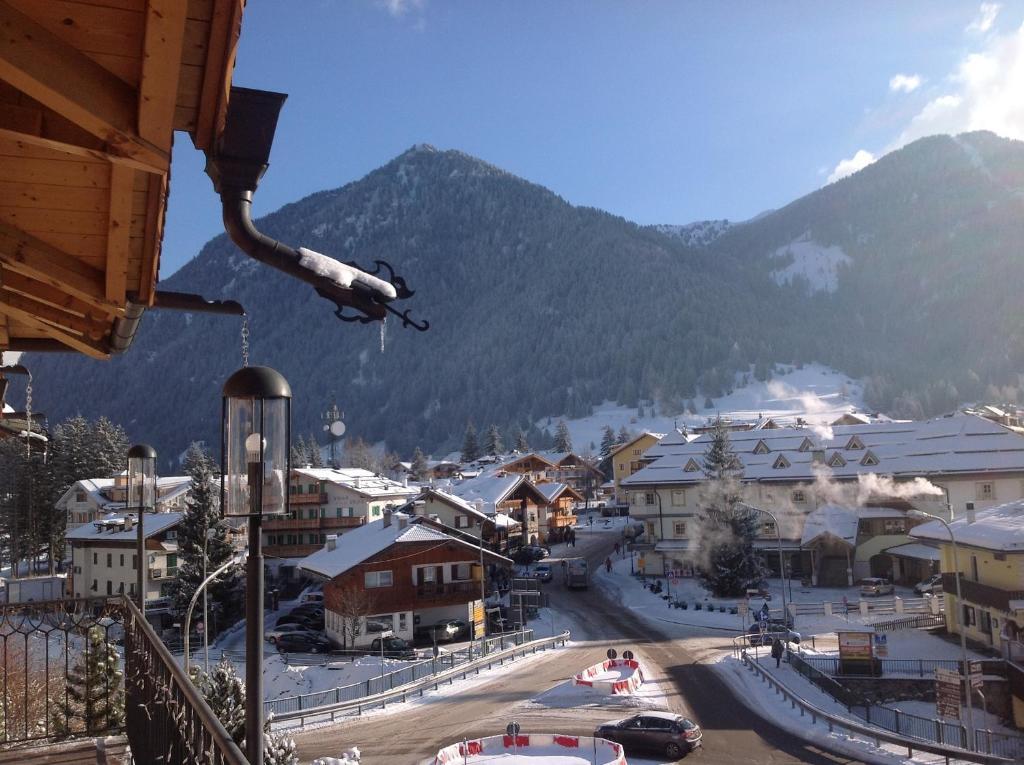 Hotel Ladinia Dolomites View Pozza di Fassa Buitenkant foto