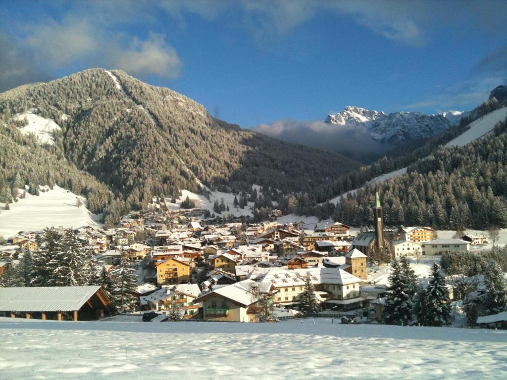 Hotel Ladinia Dolomites View Pozza di Fassa Buitenkant foto